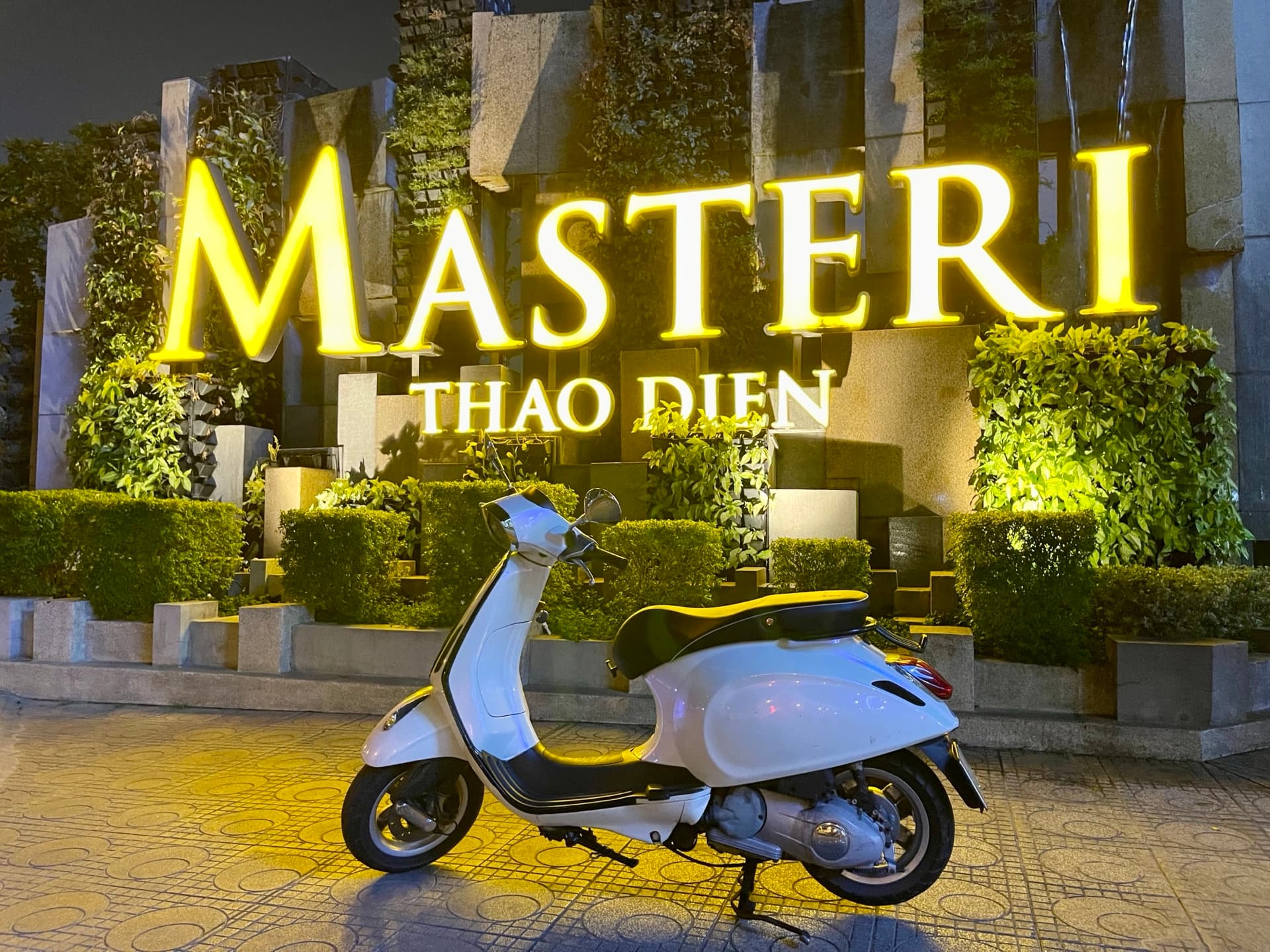 Vespa Trắng