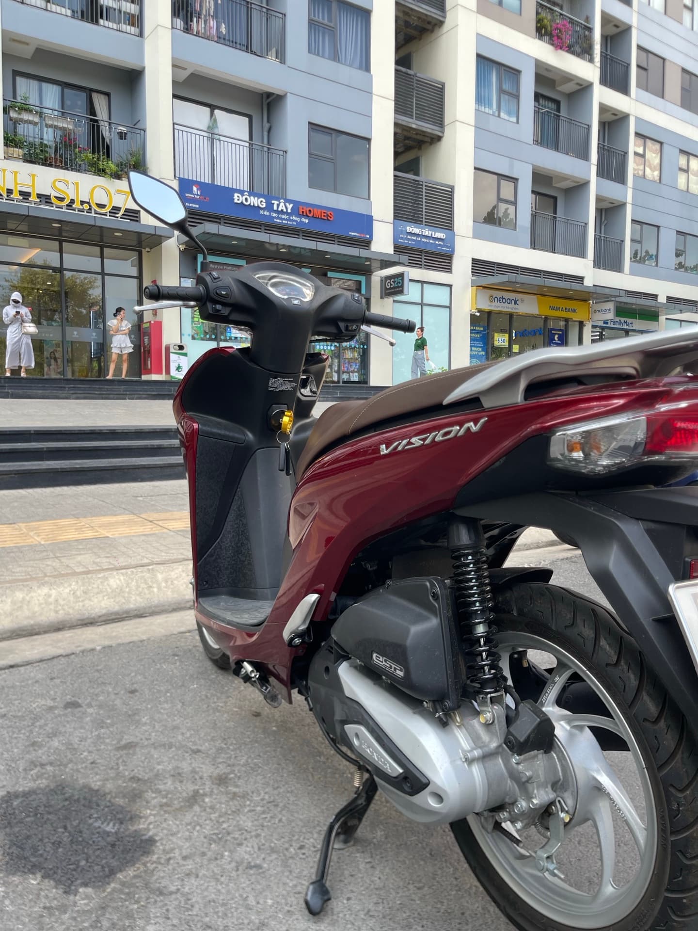 Vision đỏ 2024